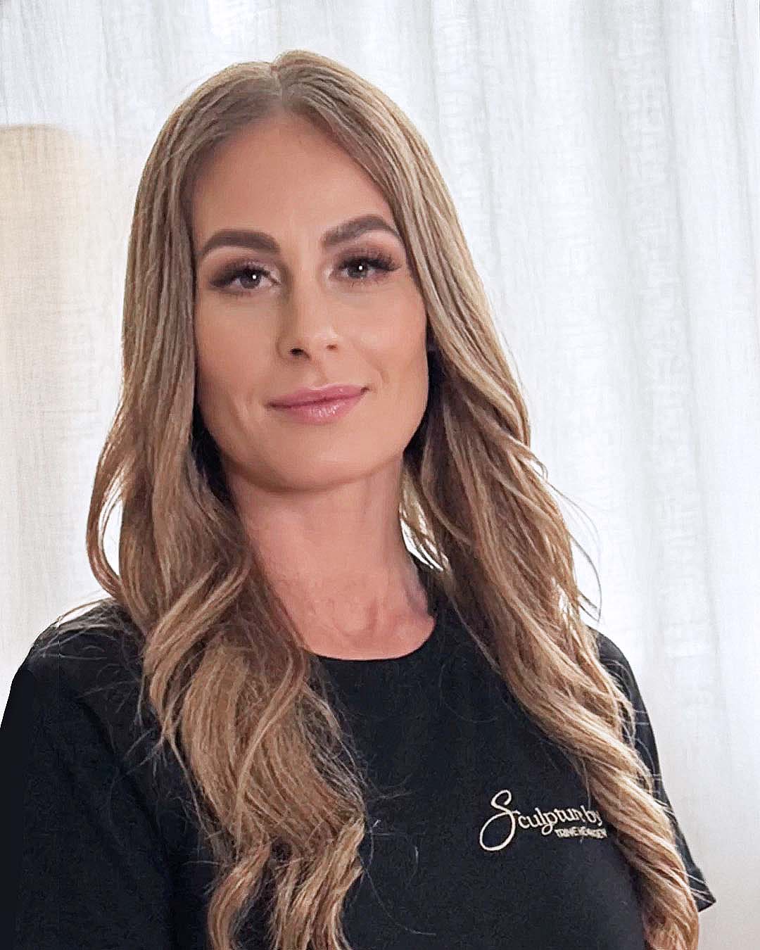 Nina Kirkestrup, receptionist hos Sculpture by